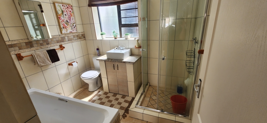 6 Bedroom Property for Sale in Dana Bay Western Cape